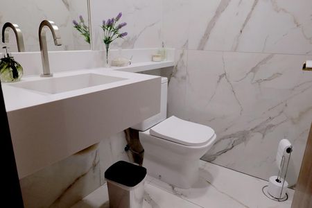 Apartamento à venda com 165m², 3 quartos e 2 vagas Apartamento à venda com 165m², 3 quartos e 2 vagasBanheiro 1