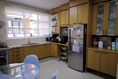Apartamento à venda com 165m², 3 quartos e 2 vagas Apartamento à venda com 165m², 3 quartos e 2 vagasCozinha