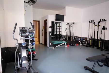 Apartamento à venda com 165m², 3 quartos e 2 vagas Apartamento à venda com 165m², 3 quartos e 2 vagasÁrea comum - Academia