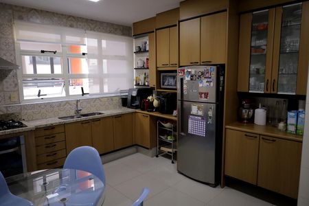 Apartamento à venda com 165m², 3 quartos e 2 vagas Apartamento à venda com 165m², 3 quartos e 2 vagasCozinha
