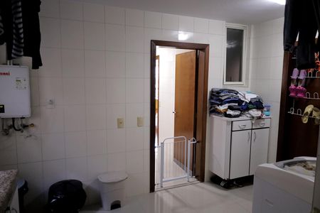 Apartamento à venda com 165m², 3 quartos e 2 vagas Apartamento à venda com 165m², 3 quartos e 2 vagasÁrea de Serviço