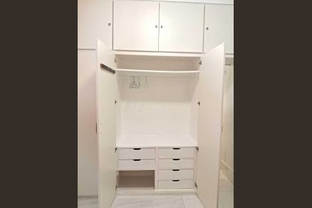 Apartamento para alugar com 40m², 1 quarto e 1 vagaQuarto - Armários