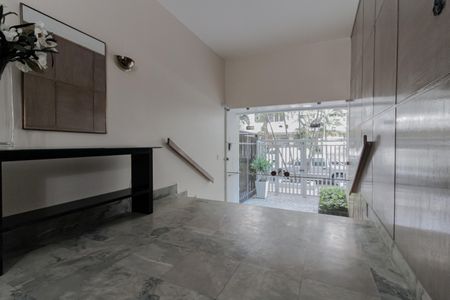 Apartamento à venda com 83m², 2 quartos e sem vagaHall de entrada