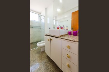 Apartamento à venda com 162m², 4 quartos e 3 vagasBanheiro suíte 1