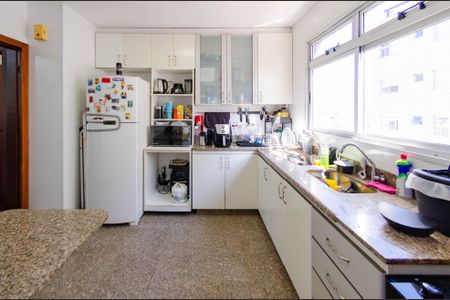 Apartamento à venda com 162m², 4 quartos e 3 vagasCozinha