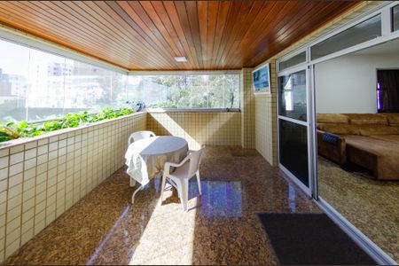 Apartamento à venda com 162m², 4 quartos e 3 vagasVaranda