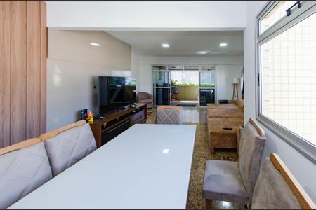 Apartamento à venda com 162m², 4 quartos e 3 vagasSala