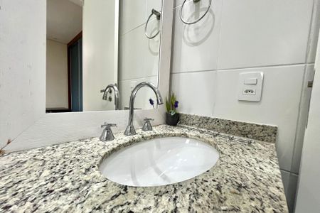 Apartamento à venda com 170m², 3 quartos e 3 vagasBanheiro da Suíte 2