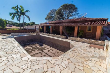 Casa de condomínio à venda com 348m², 2 quartos e 10 vagas Casa de condomínio à venda com 348m², 2 quartos e 10 vagasÁrea comum