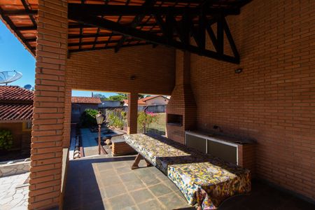 Casa de condomínio à venda com 348m², 2 quartos e 10 vagas Casa de condomínio à venda com 348m², 2 quartos e 10 vagasÁrea comum