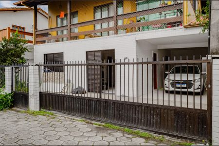 Casa para alugar com 50m², 2 quartos e 1 vaga Casa para alugar com 50m², 2 quartos e 1 vagaFachada