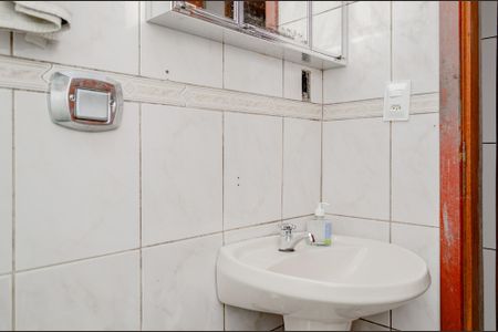 Casa para alugar com 50m², 2 quartos e 1 vaga Casa para alugar com 50m², 2 quartos e 1 vagaBanheiro