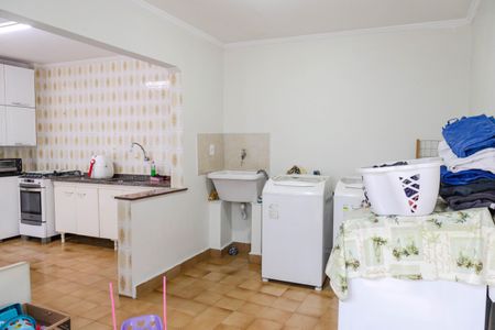 Casa à venda com 279m², 4 quartos e 4 vagas Casa à venda com 279m², 4 quartos e 4 vagasCozinha