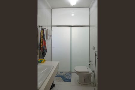 Casa à venda com 279m², 4 quartos e 4 vagas Casa à venda com 279m², 4 quartos e 4 vagasBanheiro Social