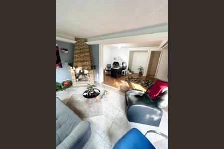 Casa à venda com 250m², 2 quartos e sem vagaFoto 02