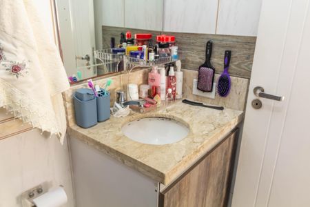 Casa de condomínio à venda com 73m², 2 quartos e 1 vaga Casa de condomínio à venda com 73m², 2 quartos e 1 vagaBanheiro