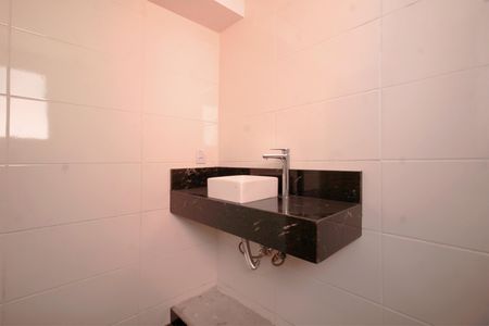 Apartamento à venda com 65m², 2 quartos e 2 vagasBanheiro da Suíte 1