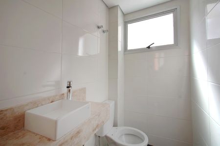 Apartamento à venda com 65m², 2 quartos e 2 vagasBanheiro da Suíte 2