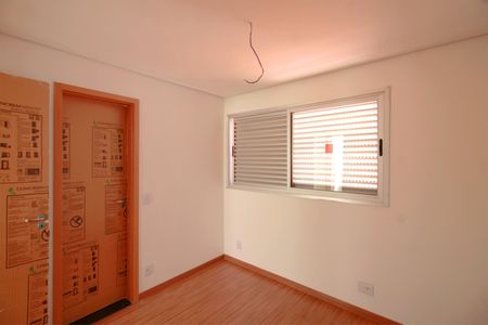 Apartamento à venda com 65m², 2 quartos e 2 vagasSuíte 1