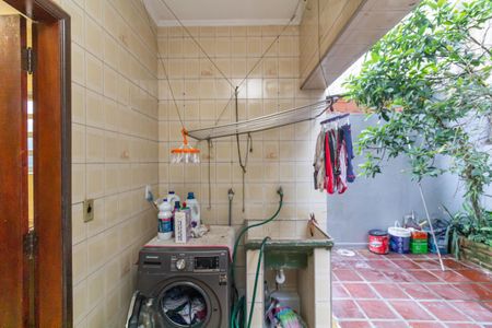 Casa para alugar com 150m², 3 quartos e 1 vagaÁrea de Serviço- Quintal