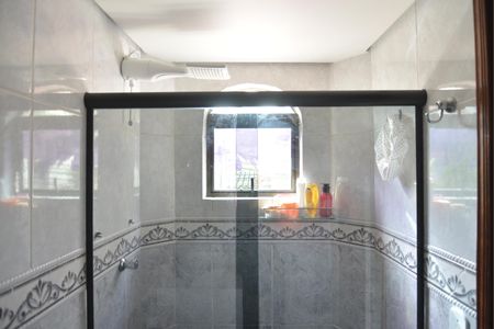 Apartamento à venda com 77m², 2 quartos e 2 vagasBanheiro da Suíte 2