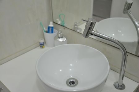 Apartamento à venda com 77m², 2 quartos e 2 vagasBanheiro da Suíte 1