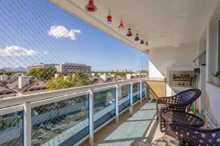 Apartamento à venda com 107m², 3 quartos e 2 vagasVaranda