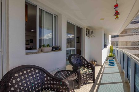 Apartamento à venda com 107m², 3 quartos e 2 vagasVaranda