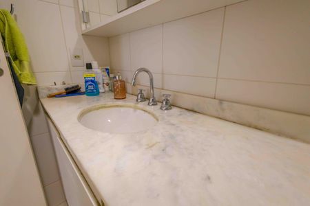 Apartamento à venda com 107m², 3 quartos e 2 vagasBanheiro da Suíte