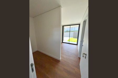 Casa à venda com 529m², 5 quartos e 6 vagasSuíte 2