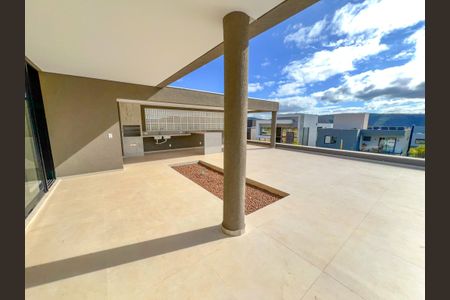 Casa à venda com 529m², 5 quartos e 6 vagasÁrea comum