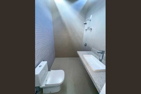 Casa à venda com 529m², 5 quartos e 6 vagasBanheiro 1