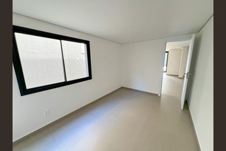 Casa à venda com 529m², 5 quartos e 6 vagasSuíte 1