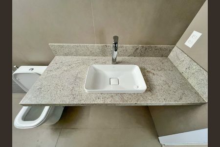 Casa à venda com 529m², 5 quartos e 6 vagasBanheiro 3