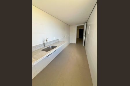 Casa à venda com 529m², 5 quartos e 6 vagasCozinha