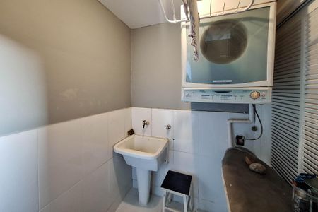 Casa à venda com 550m², 5 quartos e 2 vagasÁrea de Serviço