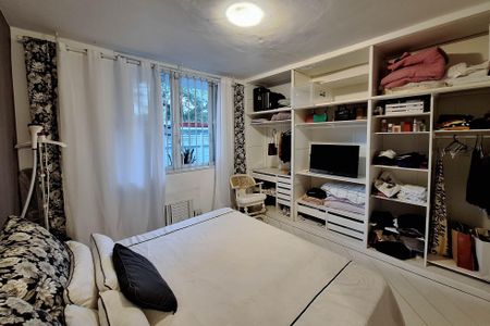 Casa à venda com 550m², 5 quartos e 2 vagasSuíte 1