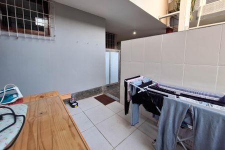 Casa à venda com 550m², 5 quartos e 2 vagasÁrea de Serviço 2