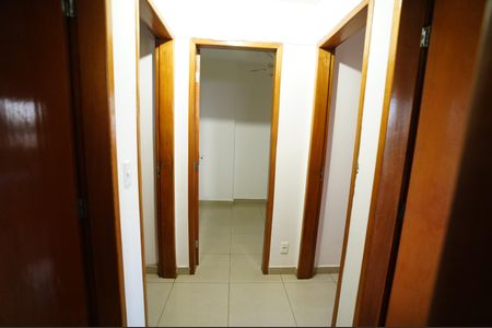 Apartamento para alugar com 90m², 3 quartos e 2 vagas Apartamento para alugar com 90m², 3 quartos e 2 vagasCorredor para os Quartos