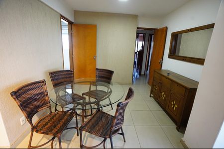 Apartamento para alugar com 90m², 3 quartos e 2 vagas Apartamento para alugar com 90m², 3 quartos e 2 vagasSala