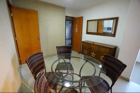 Apartamento para alugar com 90m², 3 quartos e 2 vagas Apartamento para alugar com 90m², 3 quartos e 2 vagasSala