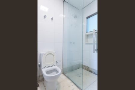 Casa de condomínio à venda com 390m², 3 quartos e 2 vagas Casa de condomínio à venda com 390m², 3 quartos e 2 vagasBanheiro Social