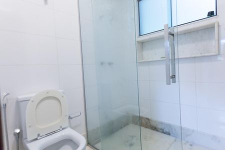 Casa de condomínio à venda com 390m², 3 quartos e 2 vagas Casa de condomínio à venda com 390m², 3 quartos e 2 vagasBanheiro Social