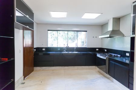 Casa de condomínio à venda com 390m², 3 quartos e 2 vagas Casa de condomínio à venda com 390m², 3 quartos e 2 vagasCozinha