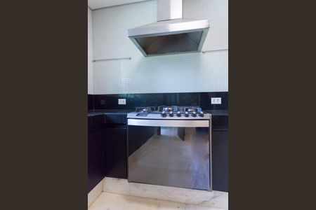 Casa de condomínio à venda com 390m², 3 quartos e 2 vagas Casa de condomínio à venda com 390m², 3 quartos e 2 vagasCozinha