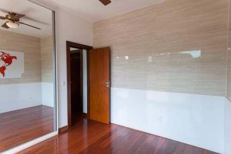 Casa de condomínio à venda com 390m², 3 quartos e 2 vagas Casa de condomínio à venda com 390m², 3 quartos e 2 vagasQuarto 1