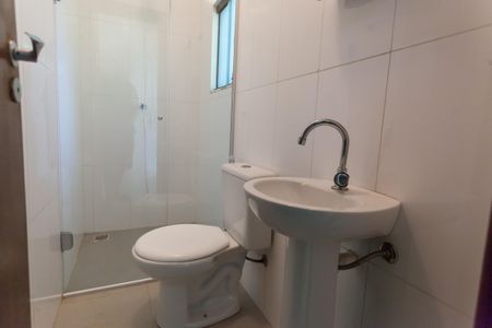 Casa de condomínio à venda com 390m², 3 quartos e 2 vagas Casa de condomínio à venda com 390m², 3 quartos e 2 vagasBanheiro de serviço