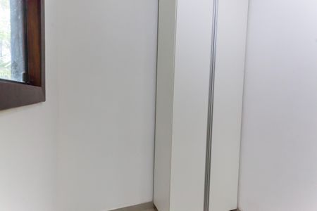 Casa de condomínio à venda com 390m², 3 quartos e 2 vagas Casa de condomínio à venda com 390m², 3 quartos e 2 vagasQuarto de Serviço