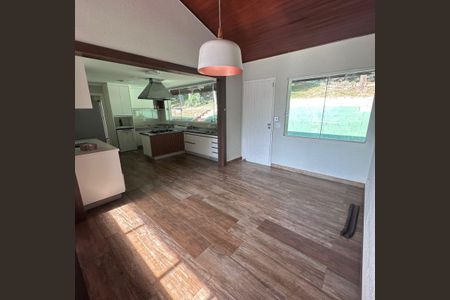 Casa de condomínio à venda com 520m², 6 quartos e 5 vagas Casa de condomínio à venda com 520m², 6 quartos e 5 vagasCozinha