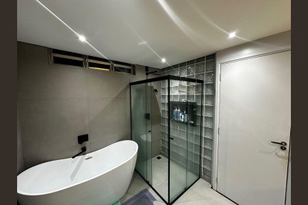 Casa de condomínio à venda com 520m², 6 quartos e 5 vagas Casa de condomínio à venda com 520m², 6 quartos e 5 vagasBanheiro